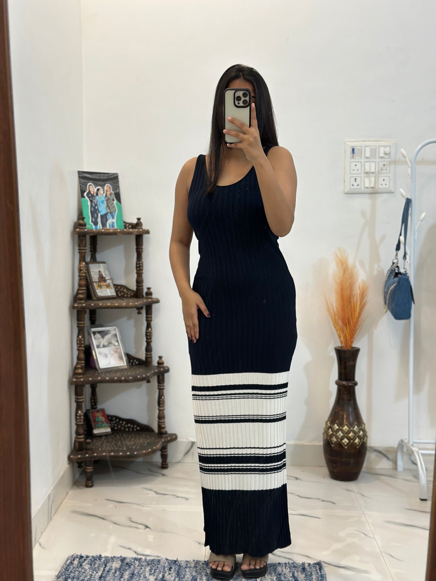 Long body-con dress (34-36)